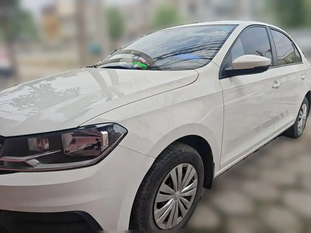 Volkswagen Santana — миниатюра 2