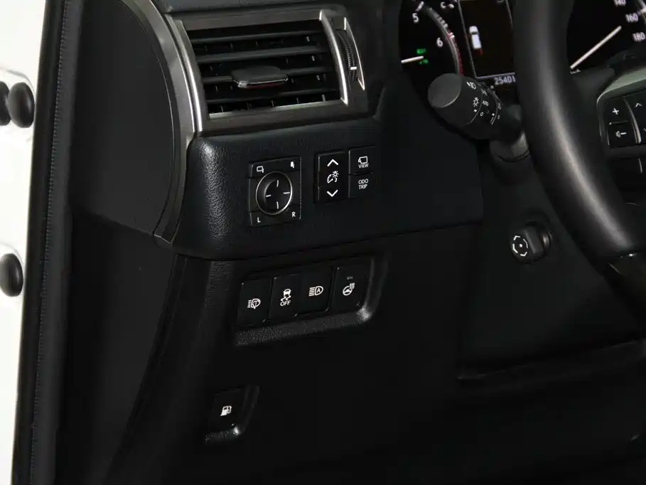 Lexus GX — миниатюра 24
