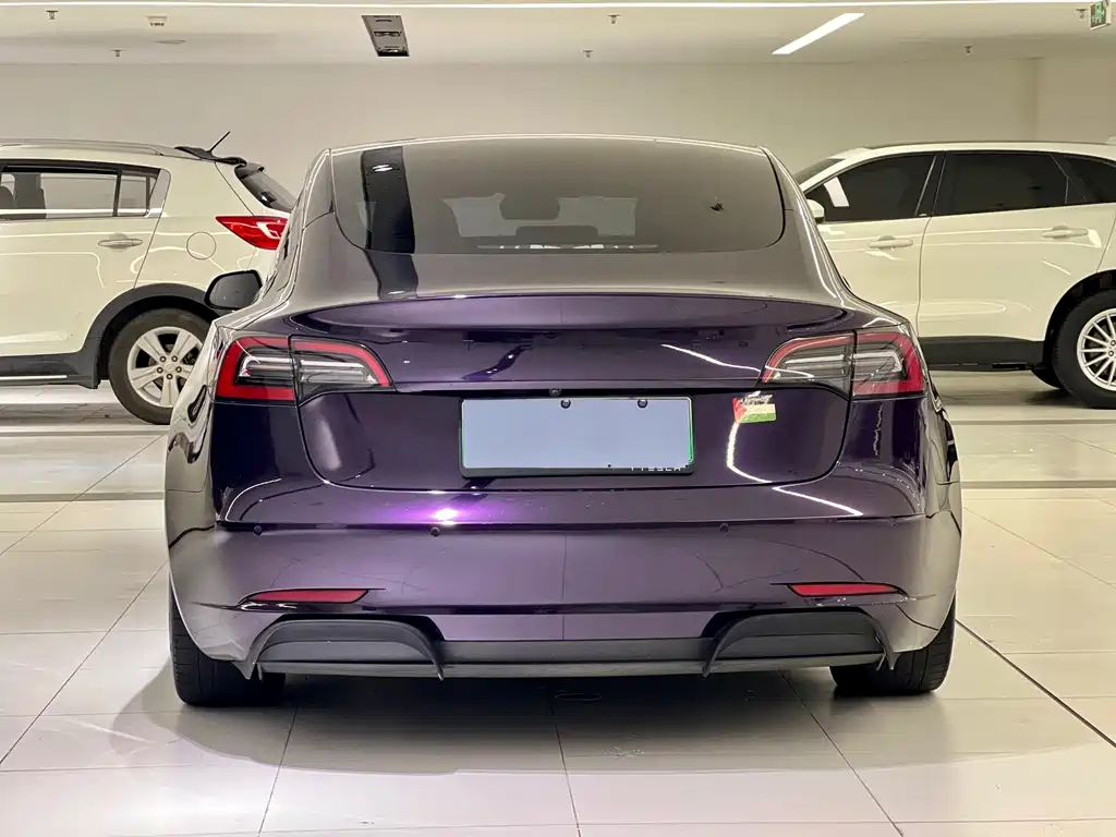 Tesla Model 3 — миниатюра 10
