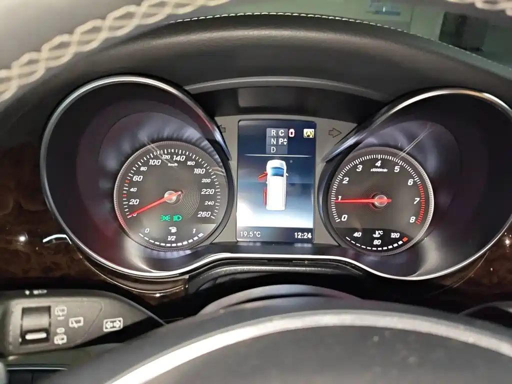 Mercedes-Benz V-Class — миниатюра 12
