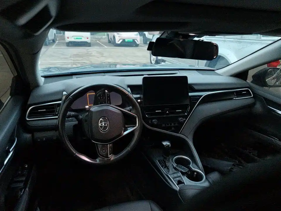 Toyota Camry — миниатюра 7