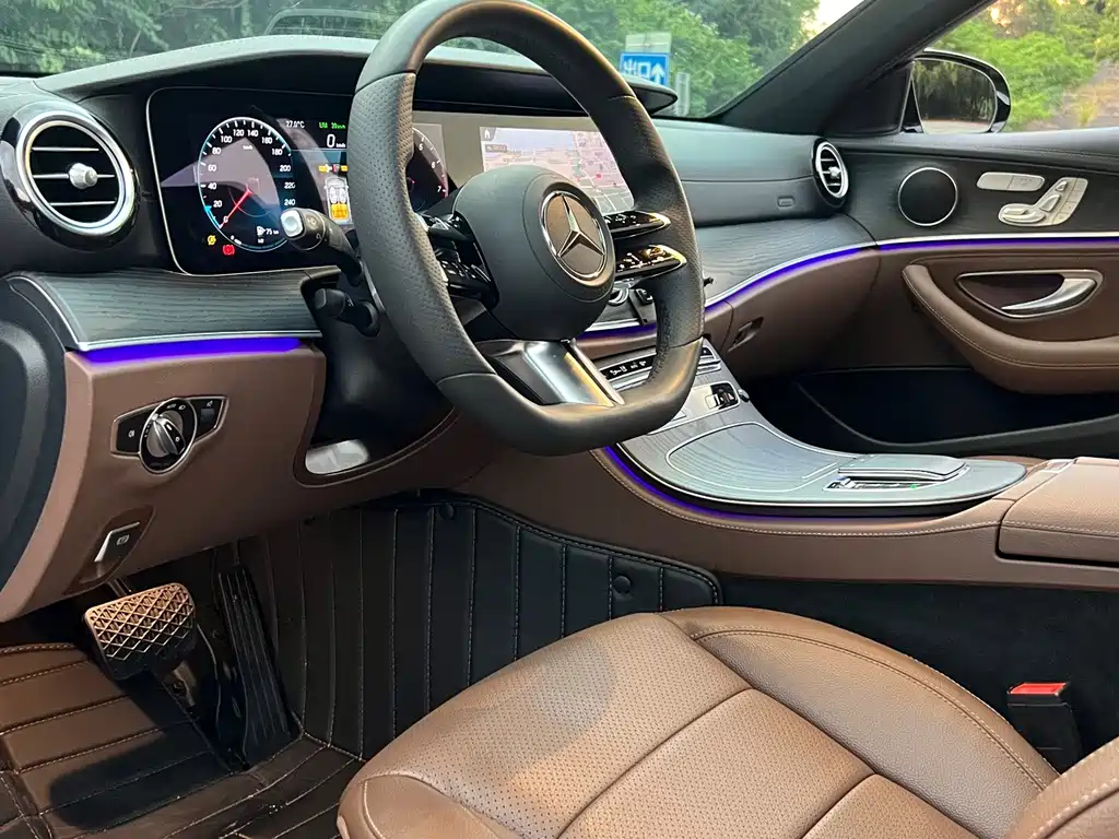 Mercedes-Benz E-Class — миниатюра 5