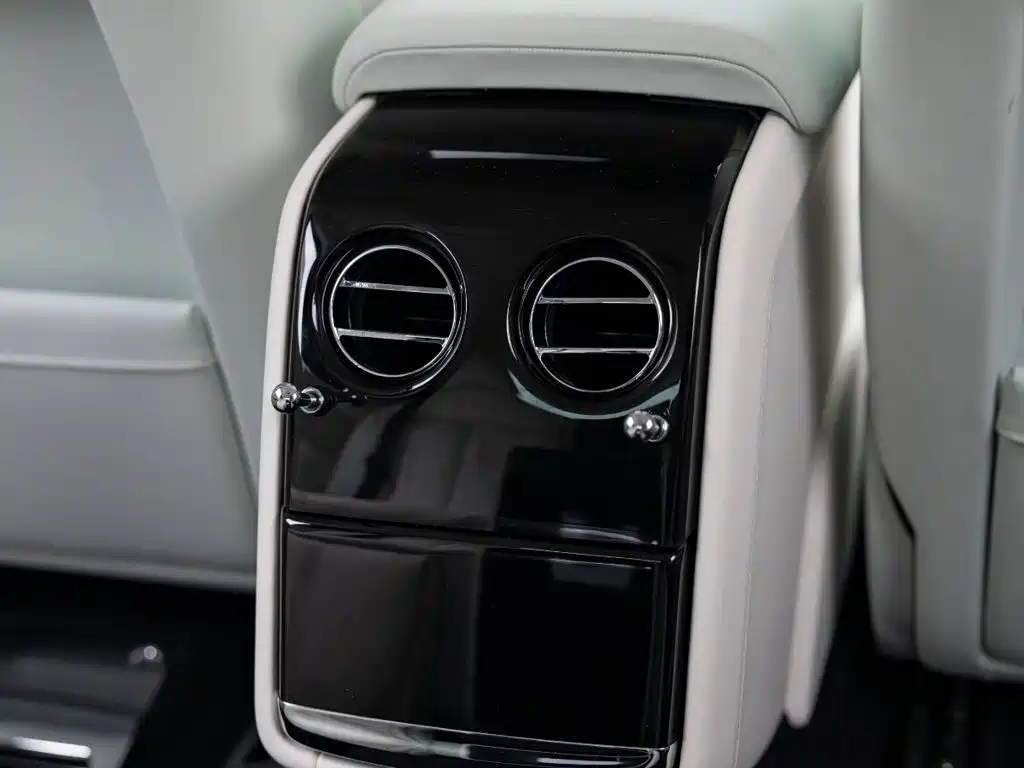 Rolls-Royce Phantom — миниатюра 31