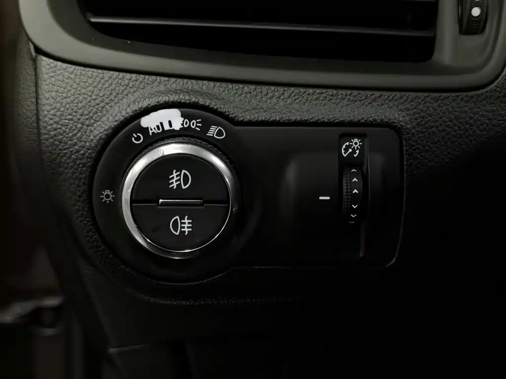 Buick Envision Plus — миниатюра 21