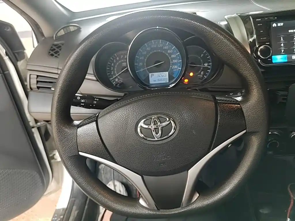 Toyota Yaris L — миниатюра 11