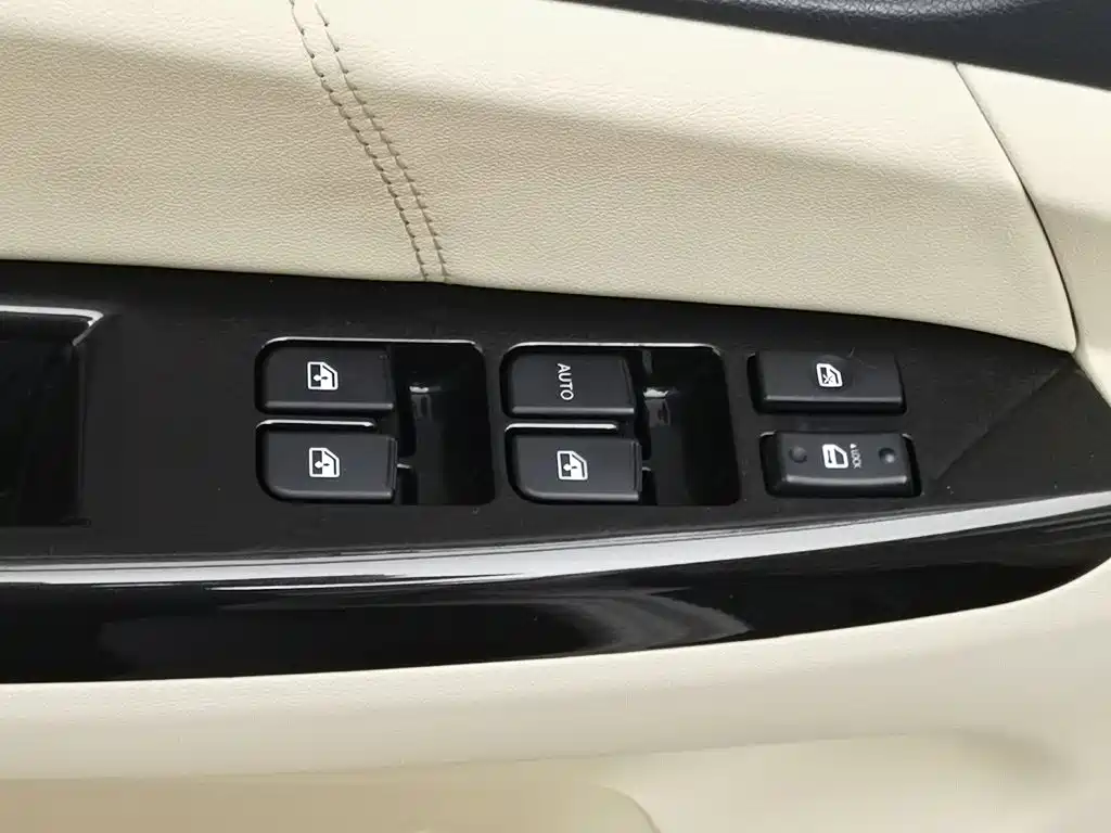 Changan Eado — миниатюра 9