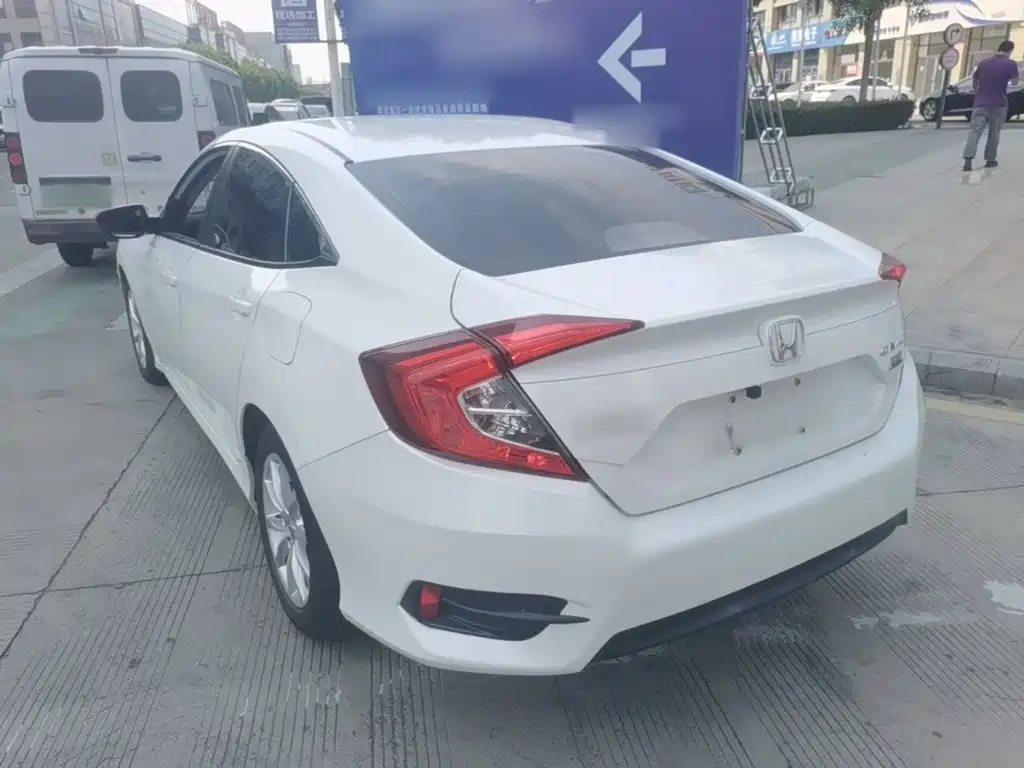 Honda Civic — миниатюра 5