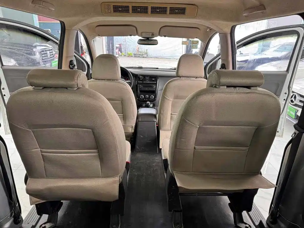 Wuling Rongguang V — миниатюра 20