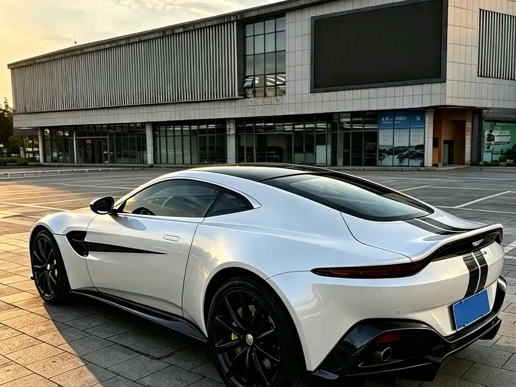 Aston Martin V8 Vantage — миниатюра 6