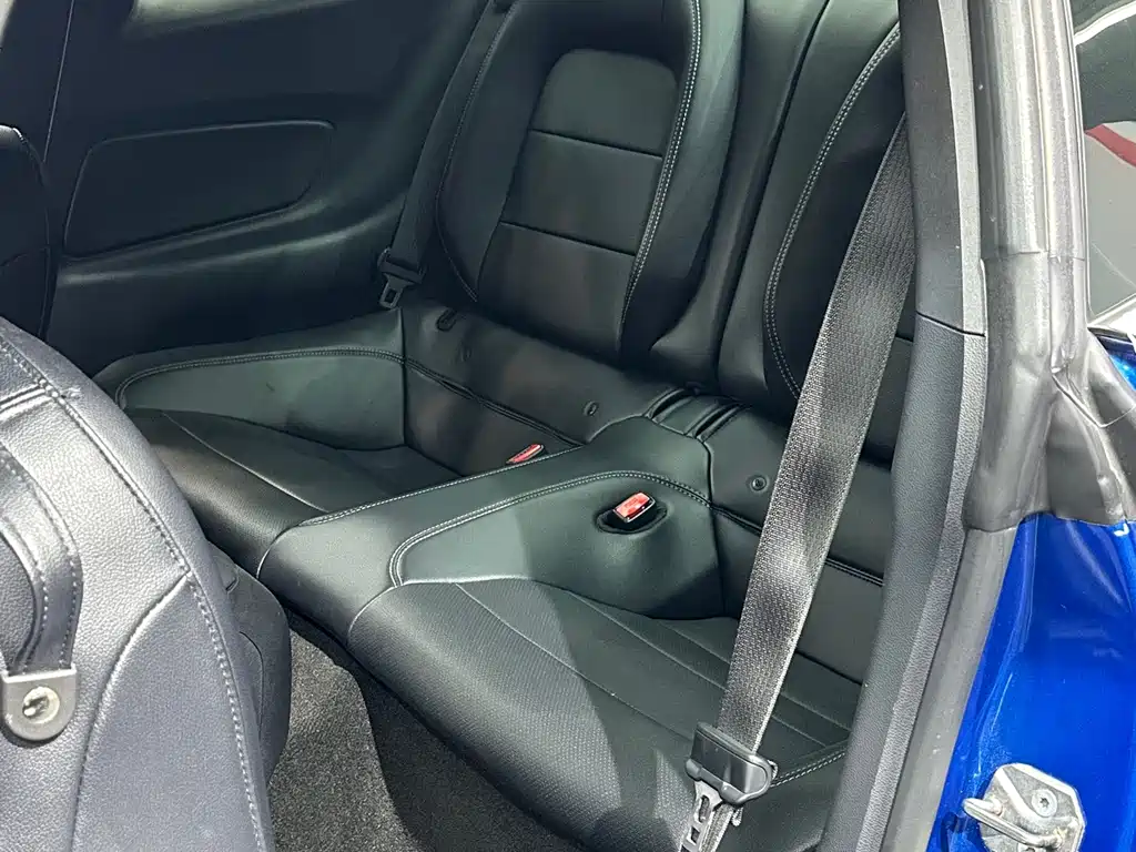 Ford Mustang — миниатюра 12