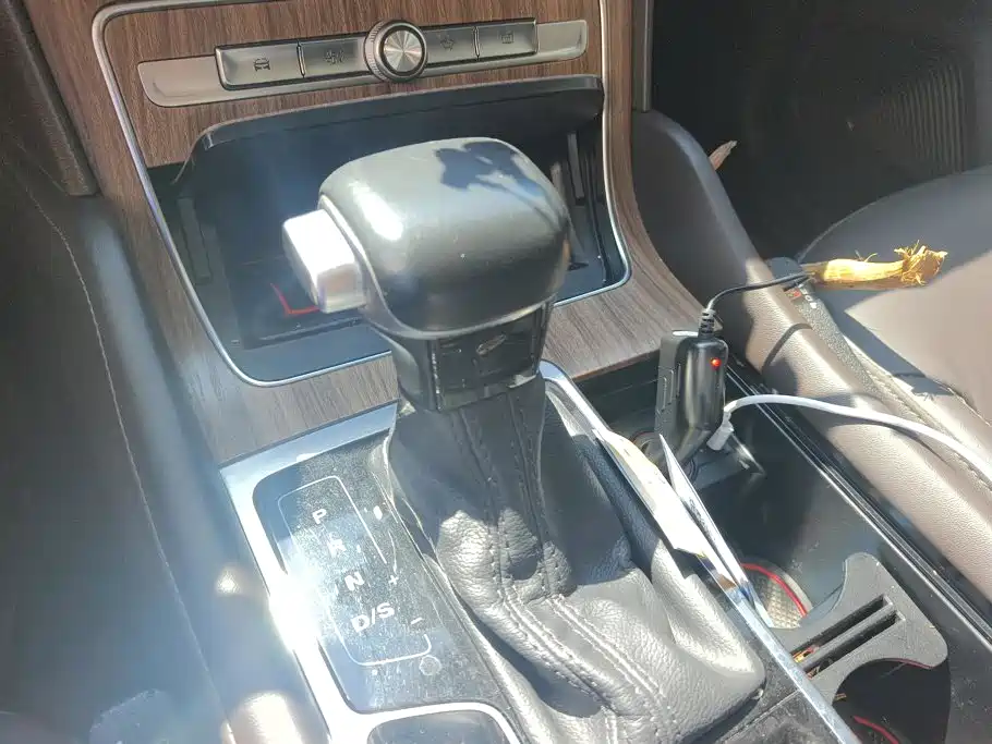 Roewe RX8 — миниатюра 16