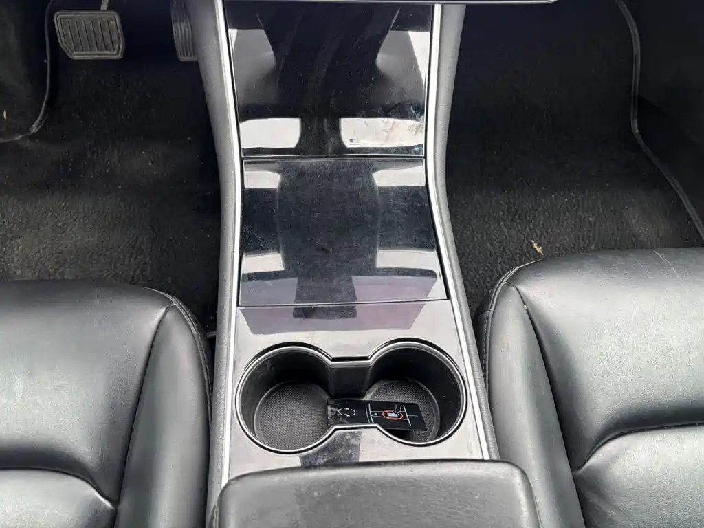 Tesla Model 3 — миниатюра 14