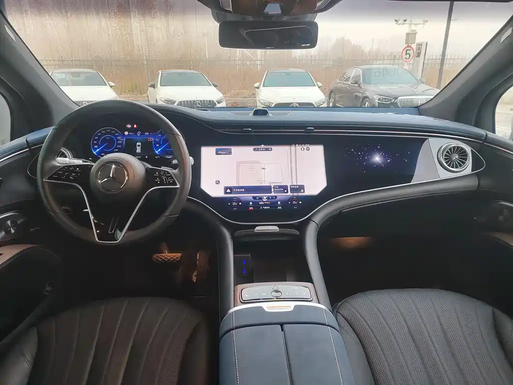 MERCEDES-BENZ EQS SUV