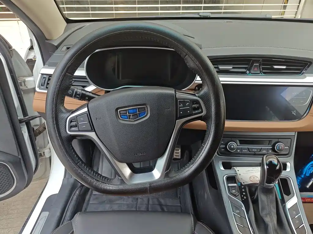 Geely Vision S1 — миниатюра 11
