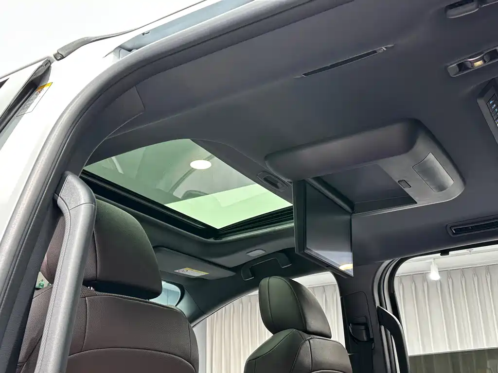 Toyota Sienna — миниатюра 21