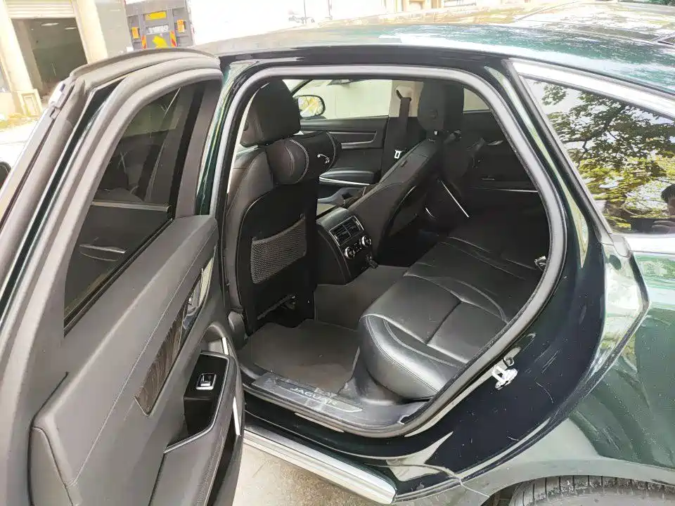 Jaguar XFL — миниатюра 6