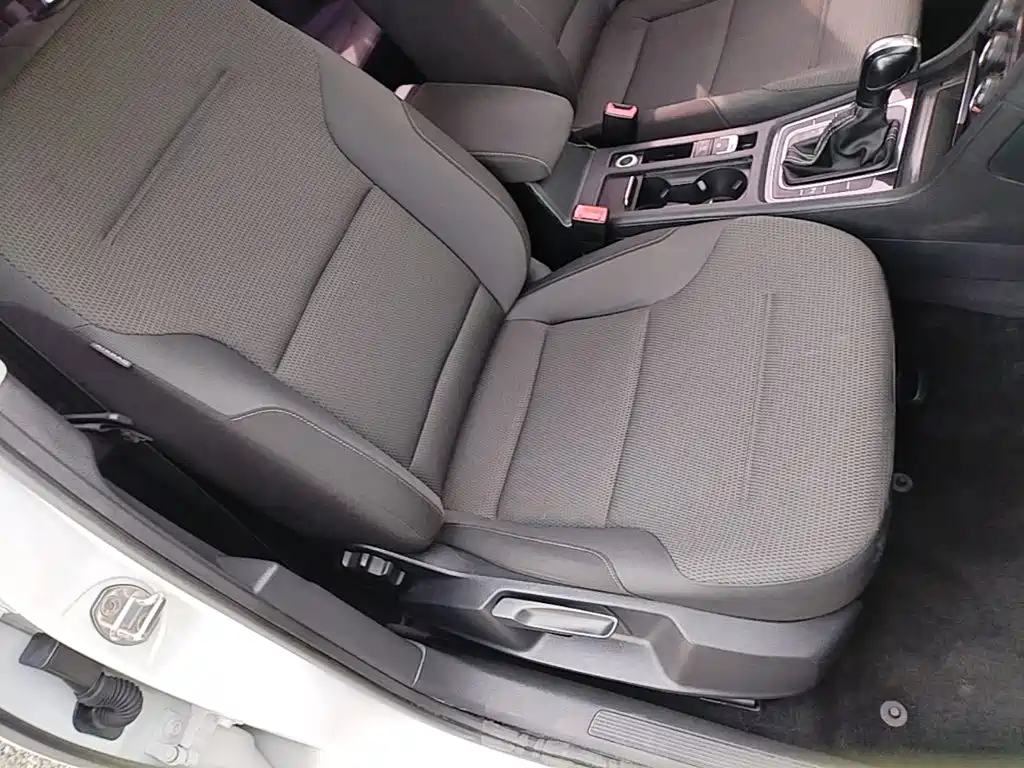 Volkswagen Golf — миниатюра 25