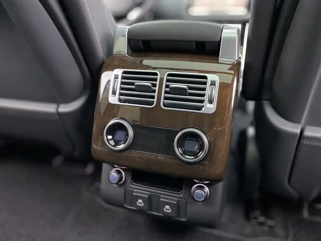 Land Rover Range Rover — миниатюра 27