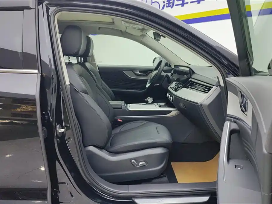 Hongqi HS5 2025 2.0T 60