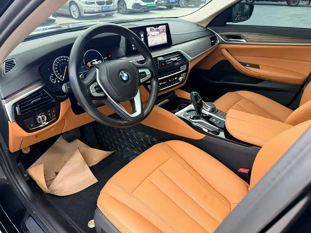BMW 5 Series — миниатюра 4