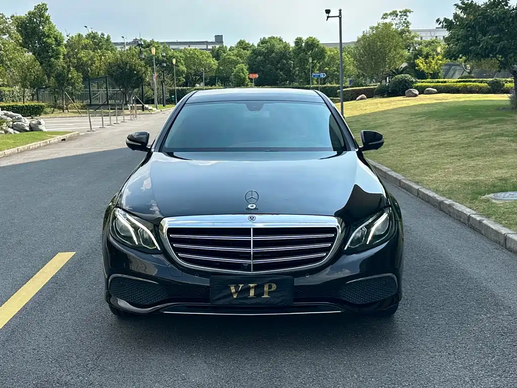 Mercedes-Benz E-Class — миниатюра 2