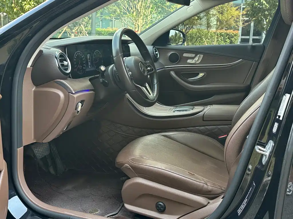 Mercedes-Benz E-Class — миниатюра 6