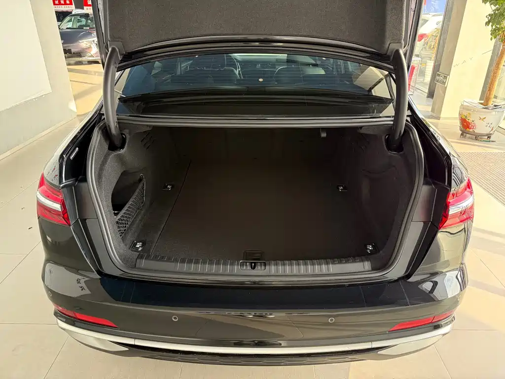 Audi A6L — миниатюра 15
