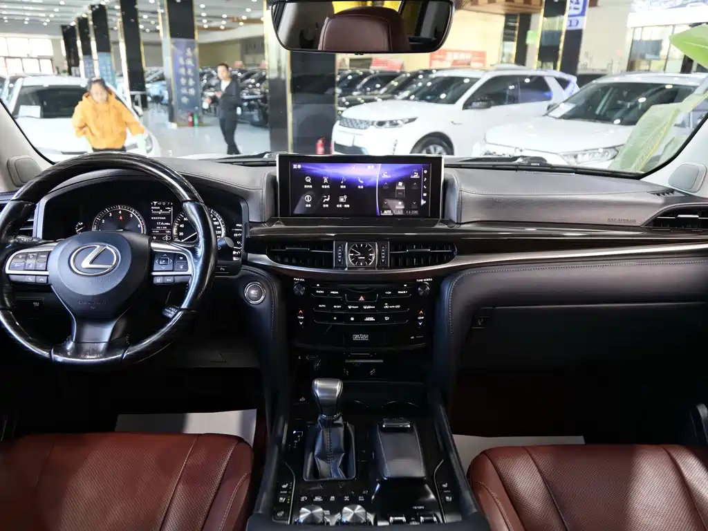 Lexus LX — миниатюра 16