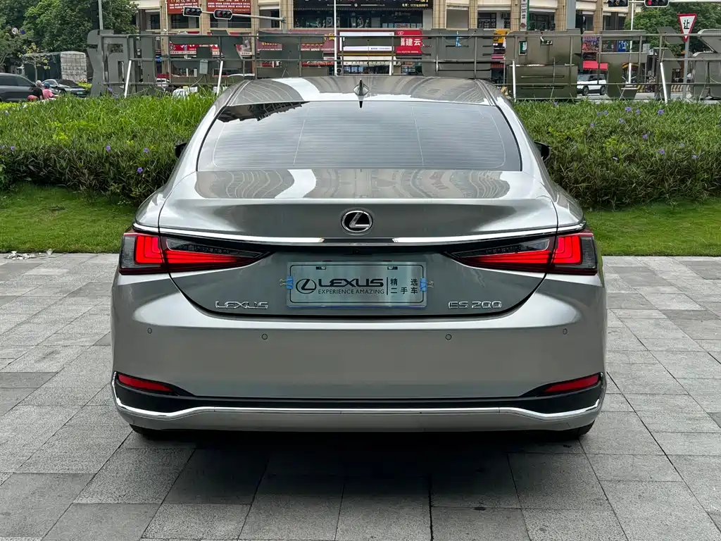 Lexus ES — миниатюра 5