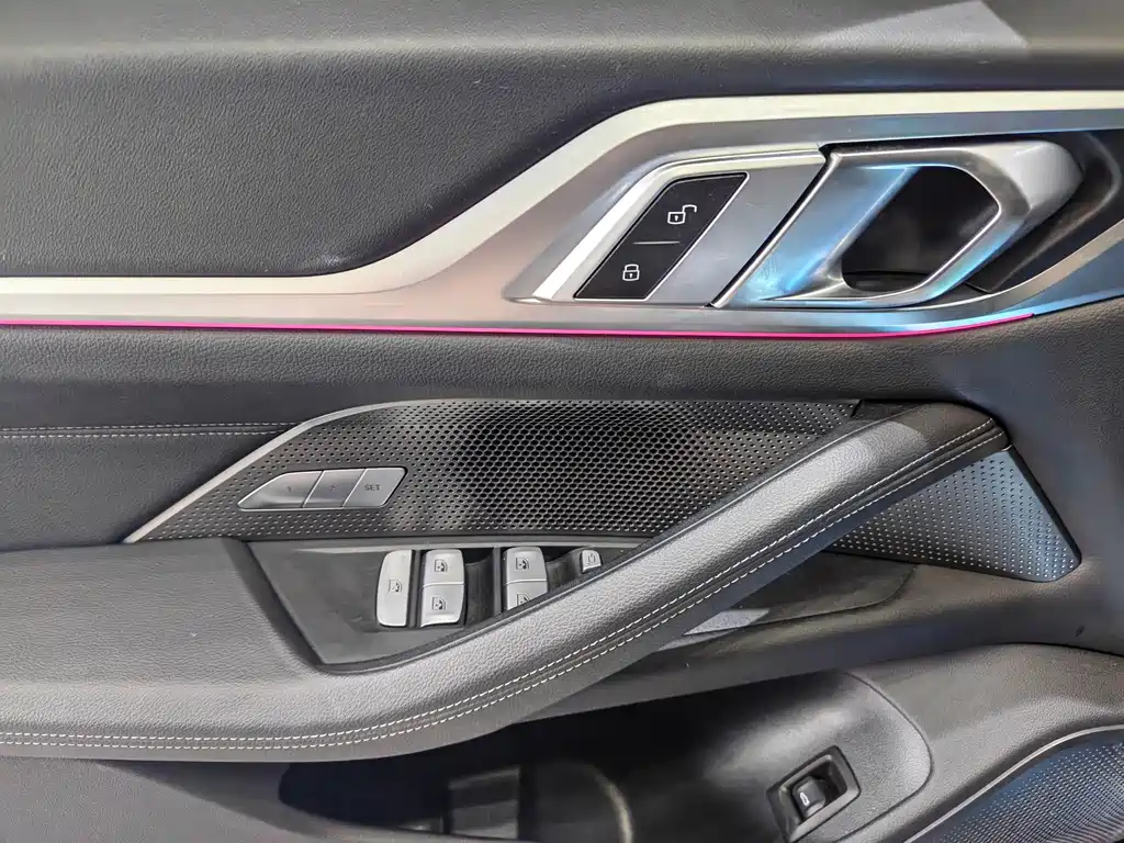 BMW i4 — миниатюра 15