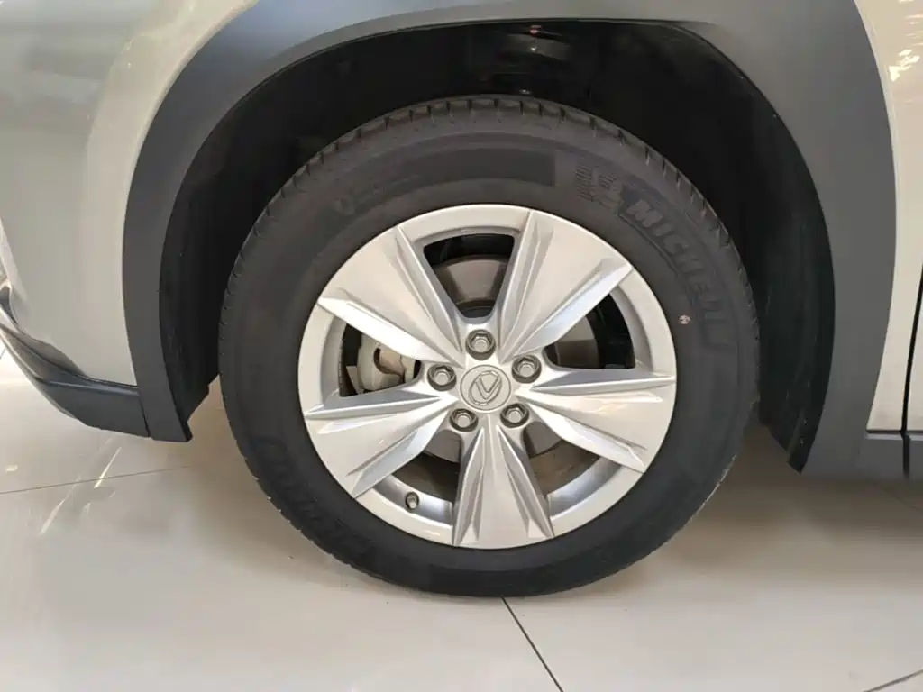 Lexus UX — миниатюра 23