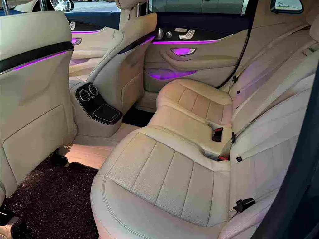 Mercedes-Benz E-Class — миниатюра 6