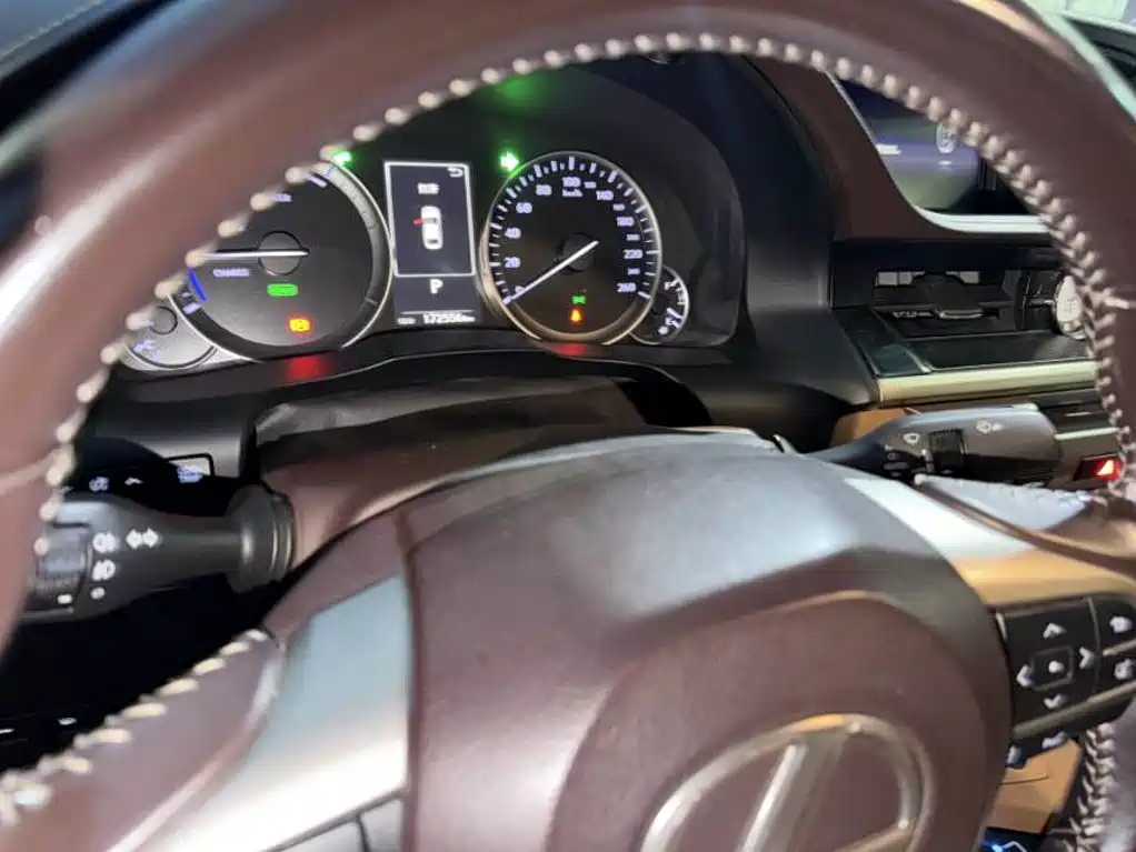 Lexus ES — миниатюра 6