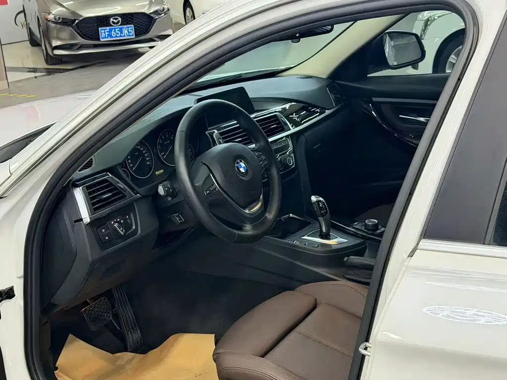 BMW 3 Series — миниатюра 7