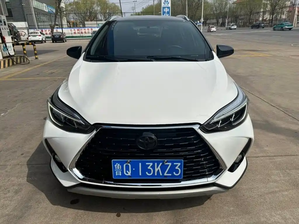 Toyota Yaris L — миниатюра 2