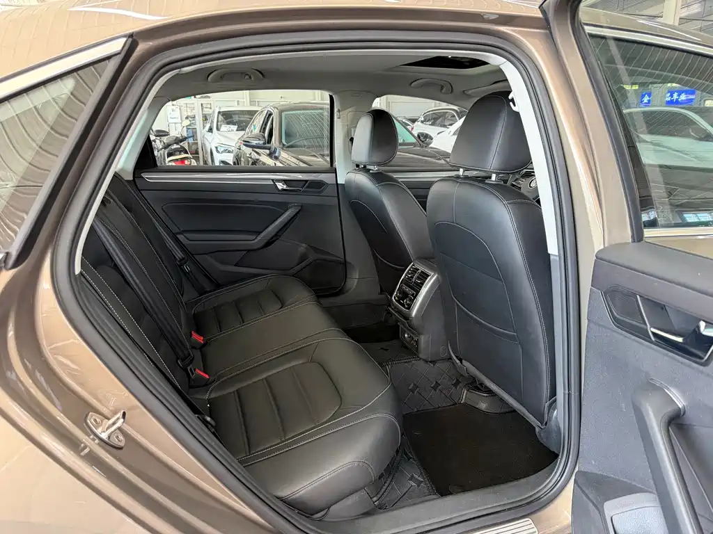 Volkswagen Passat — миниатюра 17