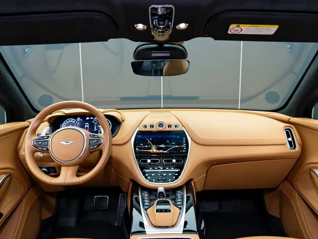 Aston Martin DBX — миниатюра 12