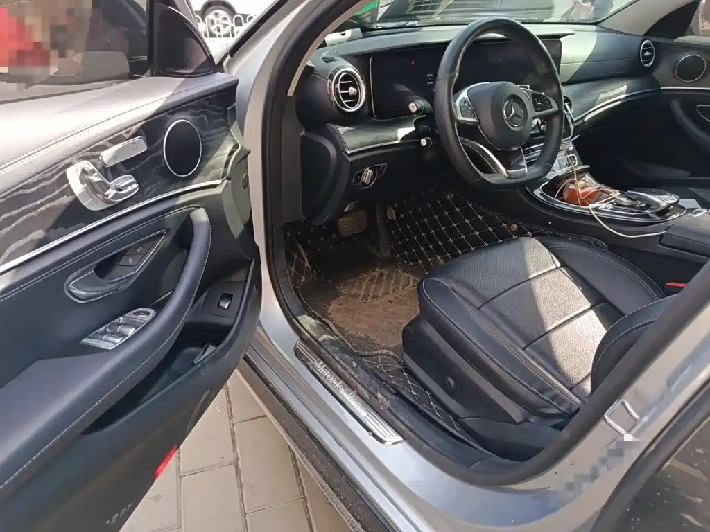 Mercedes-Benz E-Class — миниатюра 14
