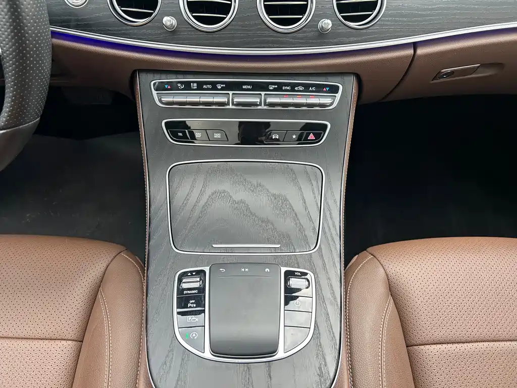 Mercedes-Benz E-Class — миниатюра 18