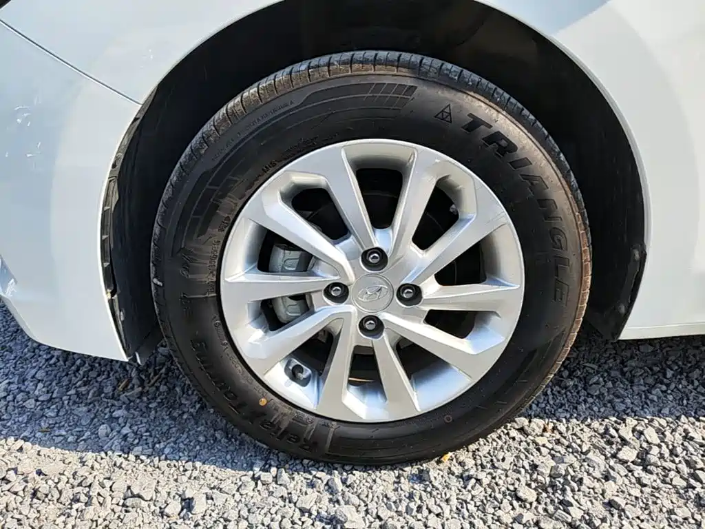 Hyundai Verna — миниатюра 23