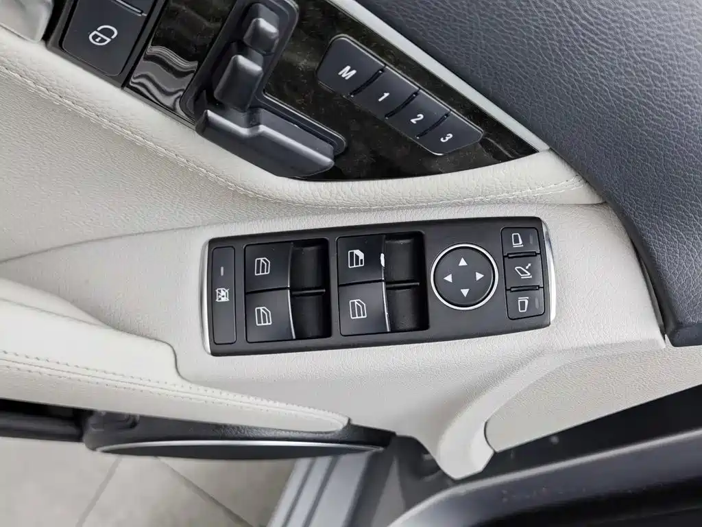 Mercedes-Benz C-Class — миниатюра 9