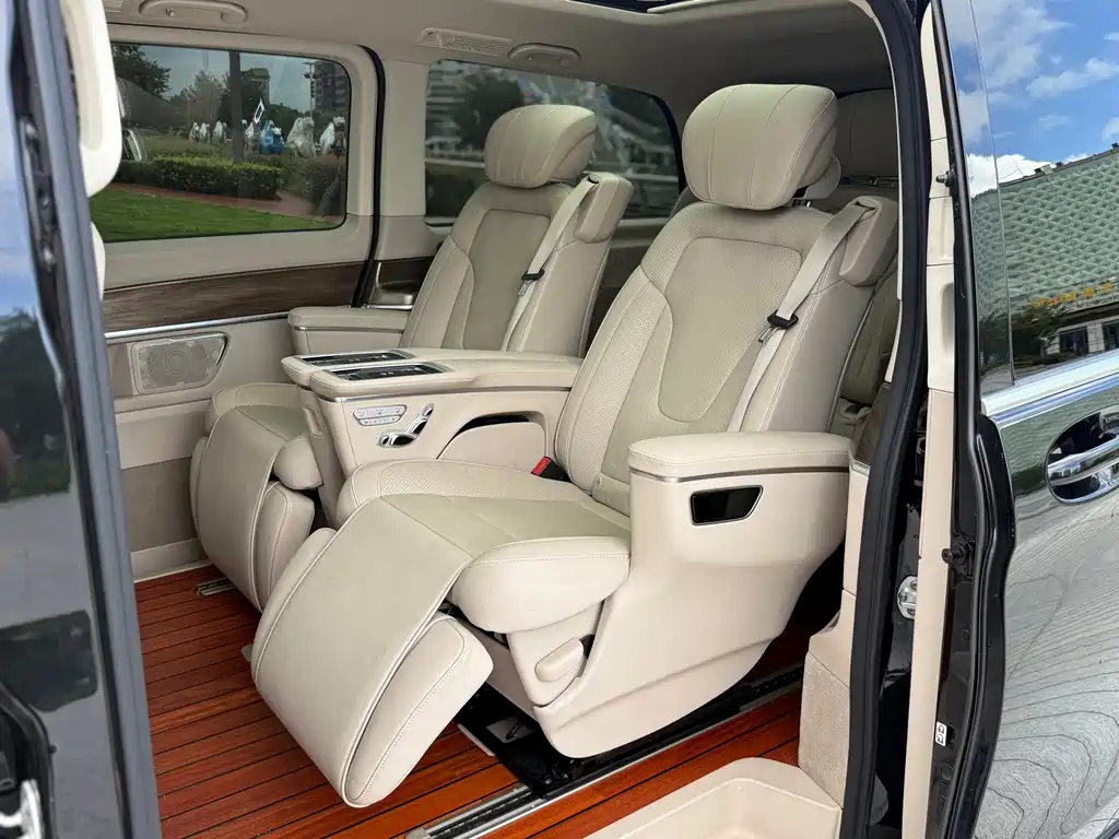 Mercedes-Benz V-Class — миниатюра 11