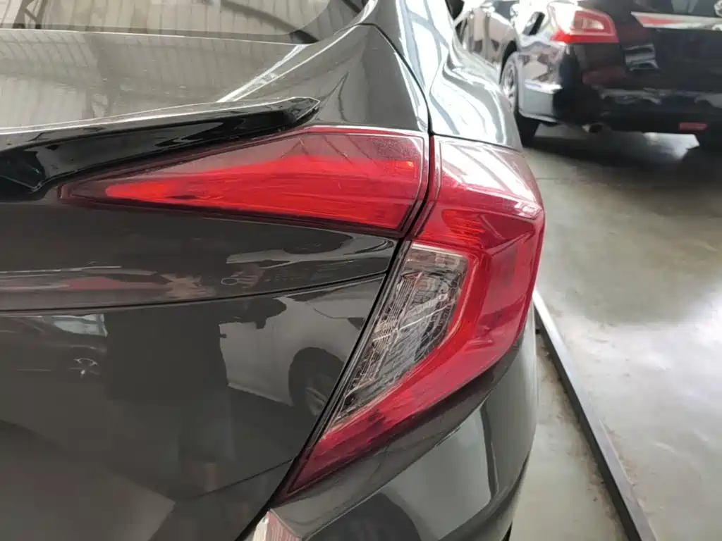 Honda Civic — миниатюра 8