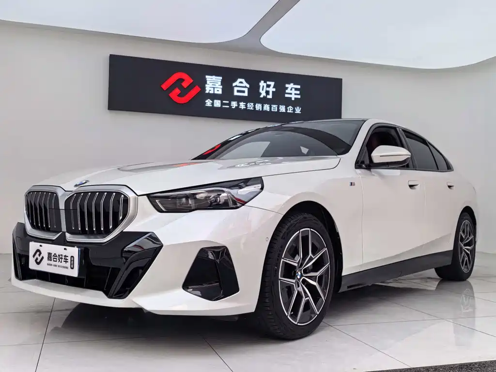 BMW 5 Series (Import) 2025