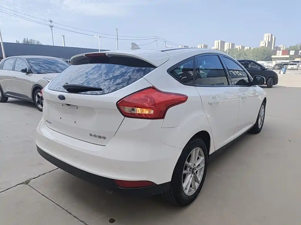 Ford Focus — миниатюра 7