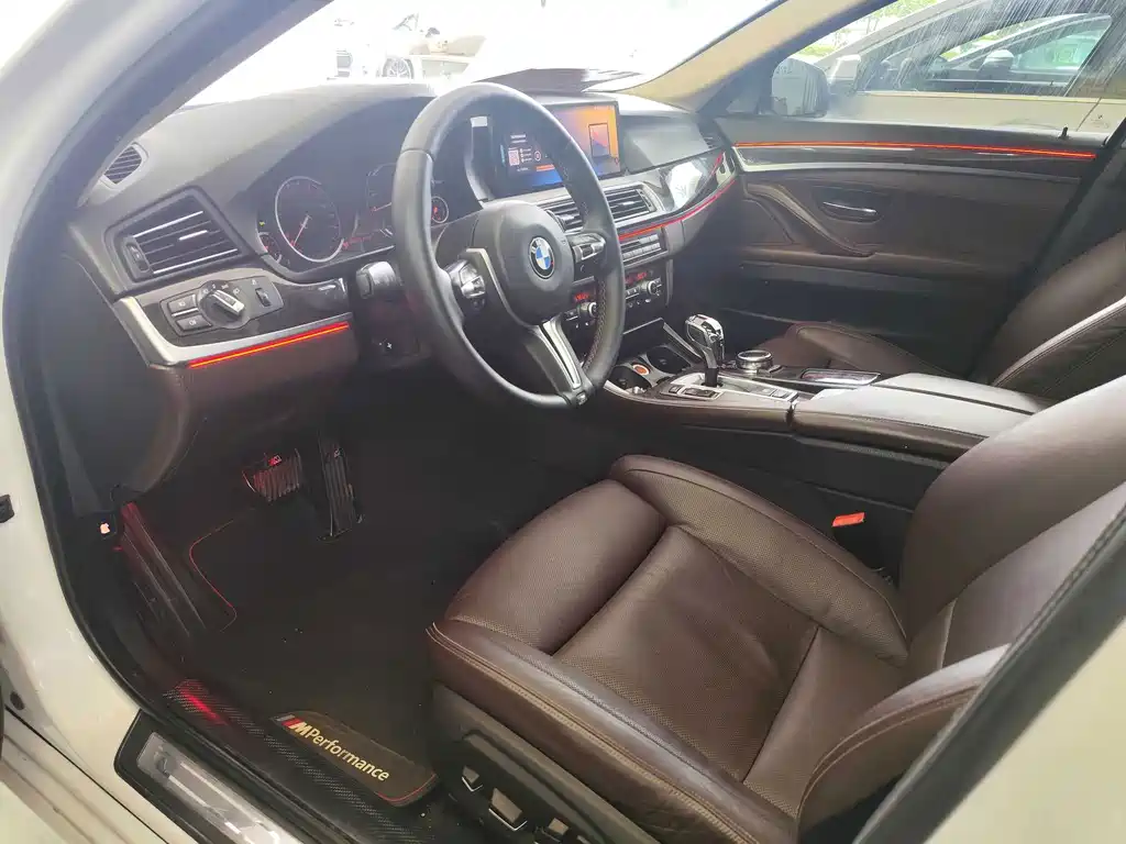 BMW 5 Series — миниатюра 4