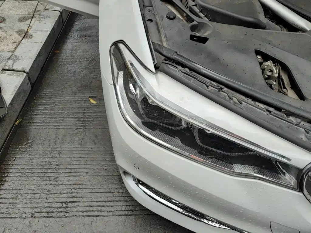 BMW 5 Series New Energy — миниатюра 20