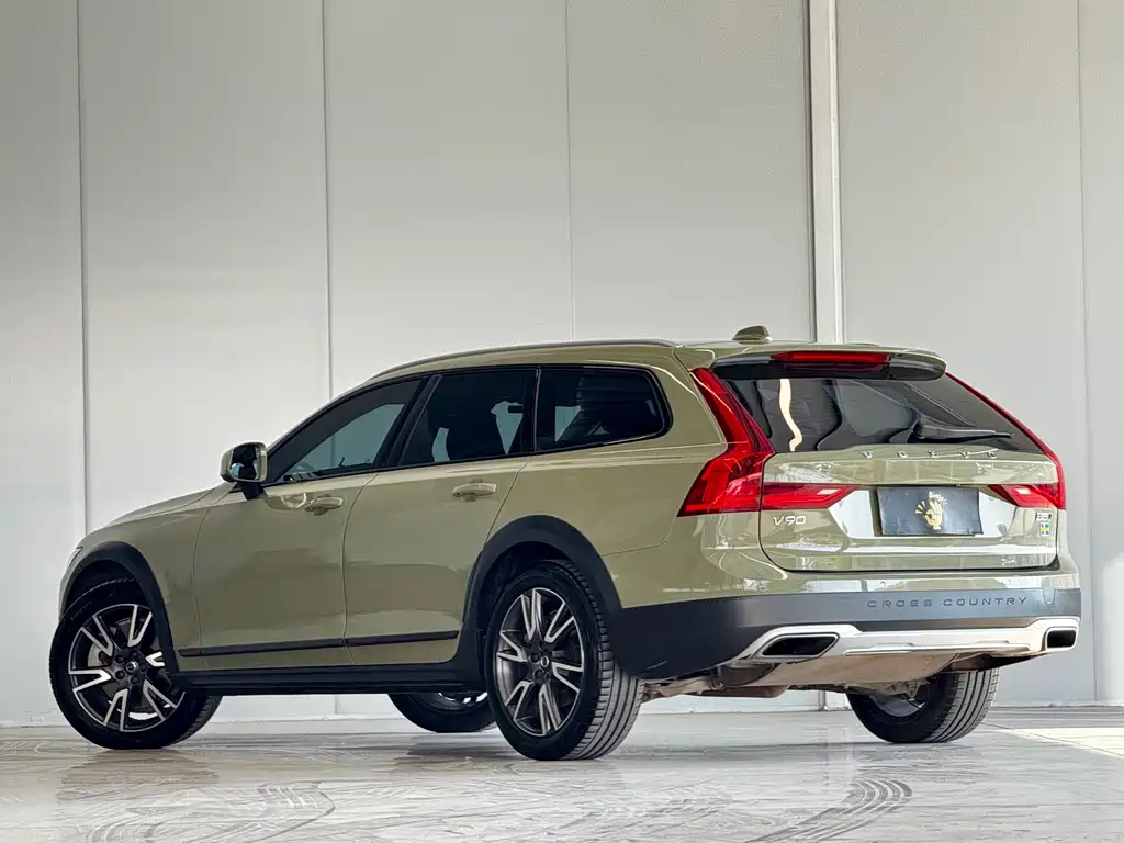 VOLVO V90