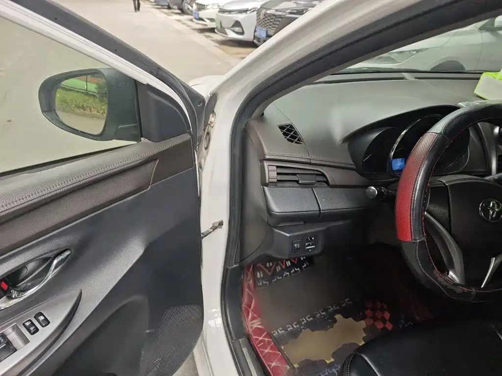 Toyota Yaris L — миниатюра 12