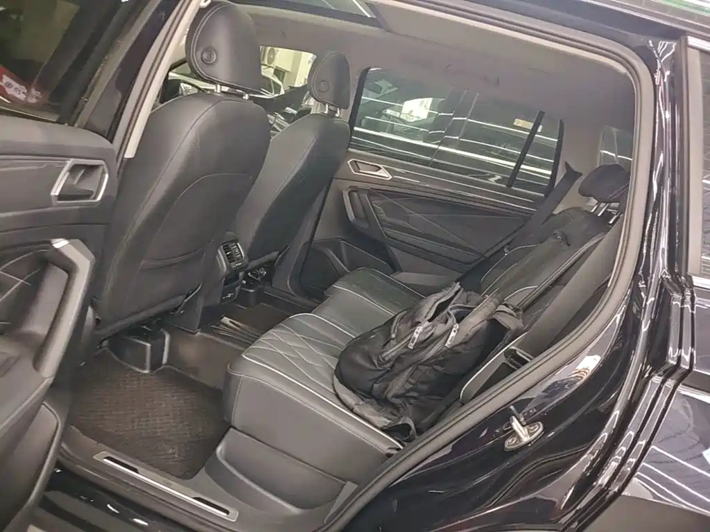 Volkswagen Tiguan L — миниатюра 17